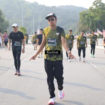 Runner Photo 6901089