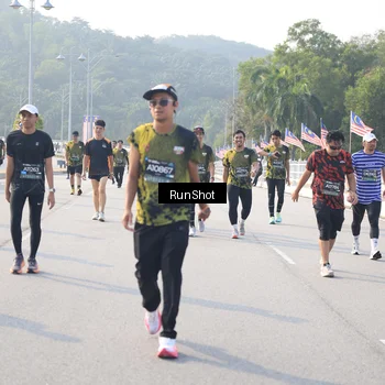 Runner Photo 6901095