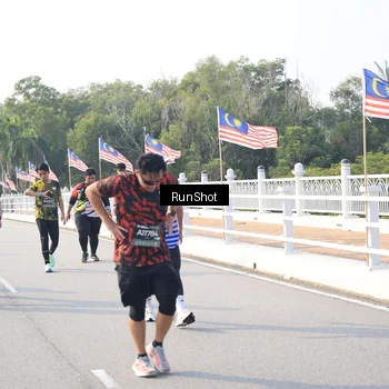 Runner Photo 6901143