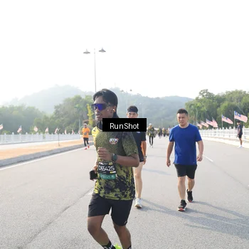 Runner Photo 6901259