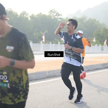 Runner Photo 6901310