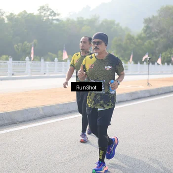 Runner Photo 6901390