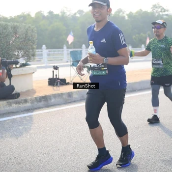 Runner Photo 6901426