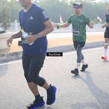 Runner Photo 6901429