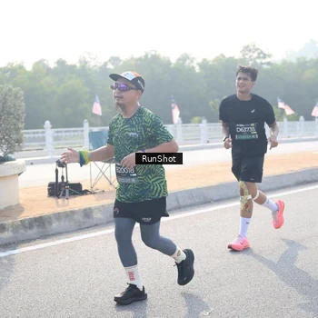 Runner Photo 6901431