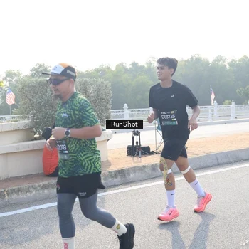 Runner Photo 6901446