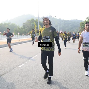 Runner Photo 6901596