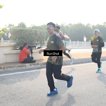 Runner Photo 6901676