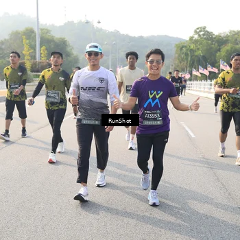 Runner Photo 6901875