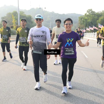 Runner Photo 6901881