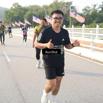 Runner Photo 6901987