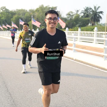 Runner Photo 6902002