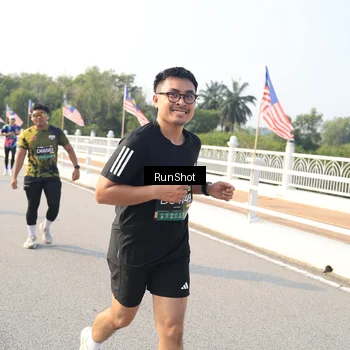Runner Photo 6902004