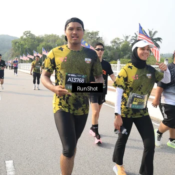 Runner Photo 6902010