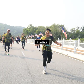 Runner Photo 6902029