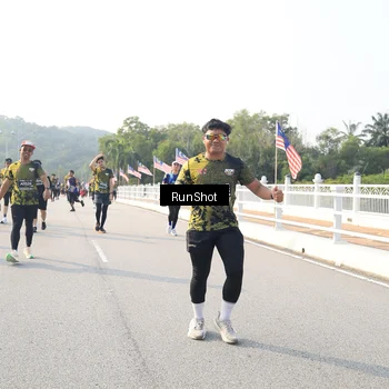 Runner Photo 6902030