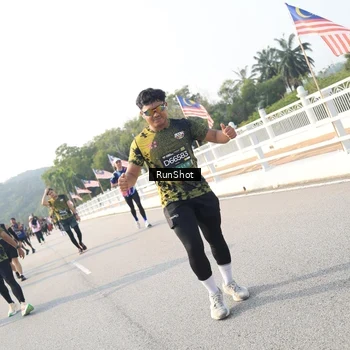 Runner Photo 6902043
