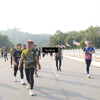 Runner Photo 6902067