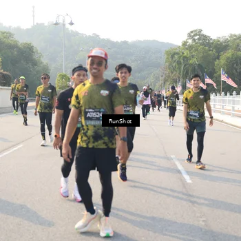 Runner Photo 6902070