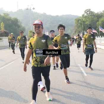 Runner Photo 6902075