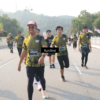 Runner Photo 6902076