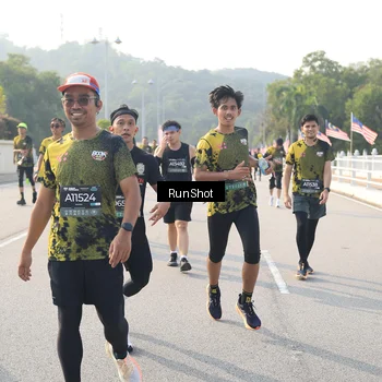 Runner Photo 6902077