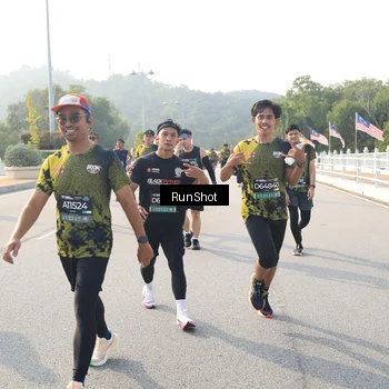 Runner Photo 6902082