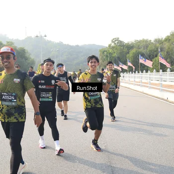 Runner Photo 6902085