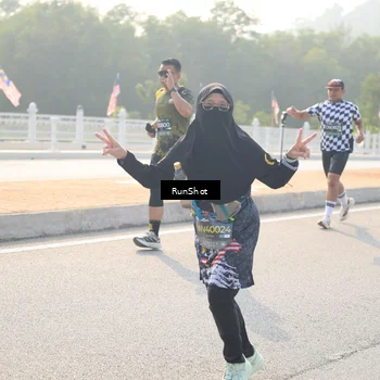 Runner Photo 6902104