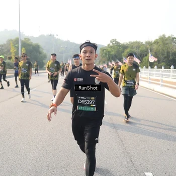 Runner Photo 6902144