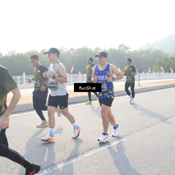 Runner Photo 6902311