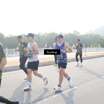 Runner Photo 6902313