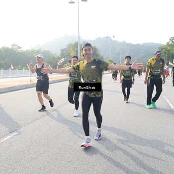 Runner Photo 6902342