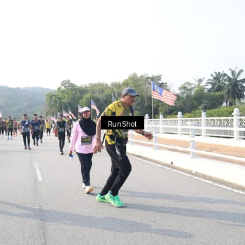 Runner Photo 6902390