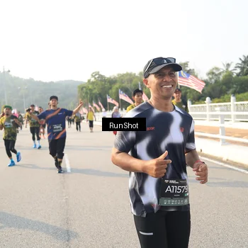 Runner Photo 6902572