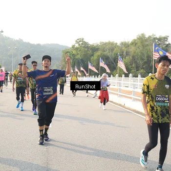 Runner Photo 6902611