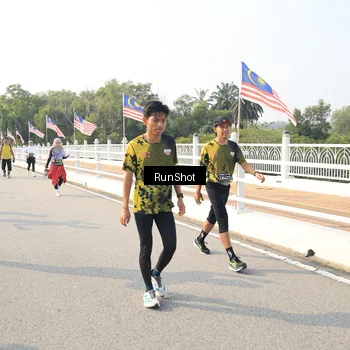 Runner Photo 6902624