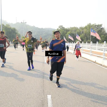 Runner Photo 6902658