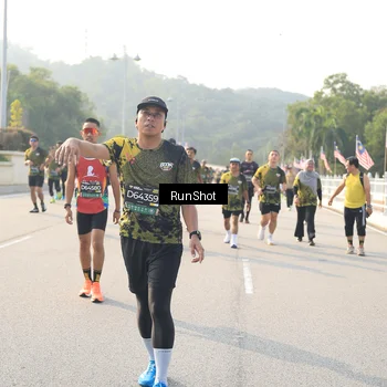 Runner Photo 6902753