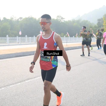 Runner Photo 6902800