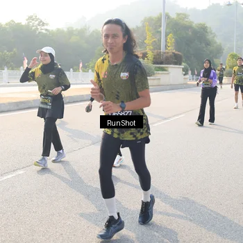 Runner Photo 6902995