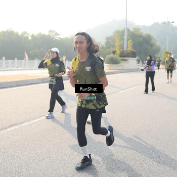 Runner Photo 6903000
