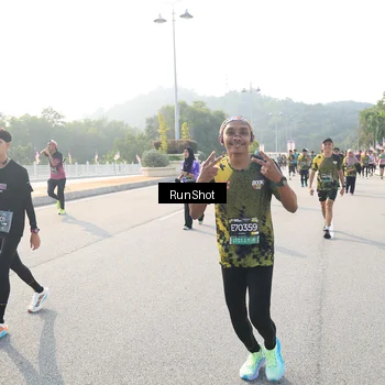 Runner Photo 6903018