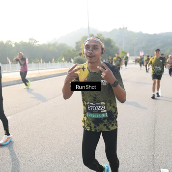 Runner Photo 6903030