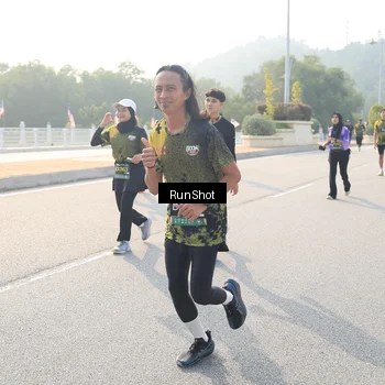 Runner Photo 6903035