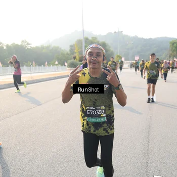 Runner Photo 6903036