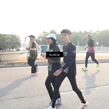 Runner Photo 6903057