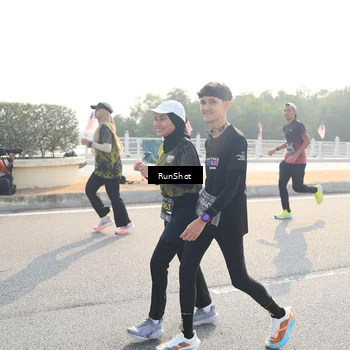 Runner Photo 6903061