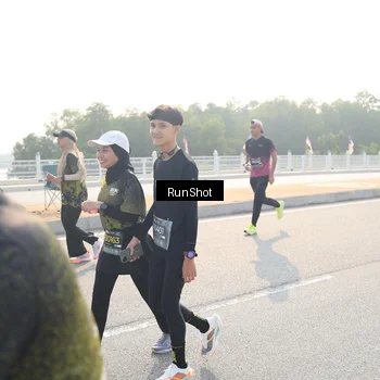Runner Photo 6903073