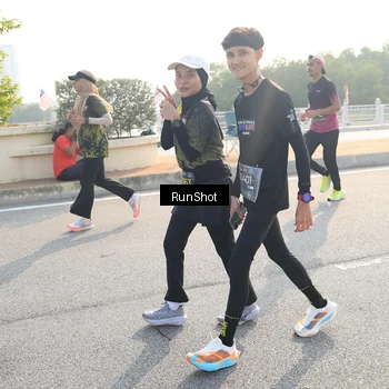 Runner Photo 6903076